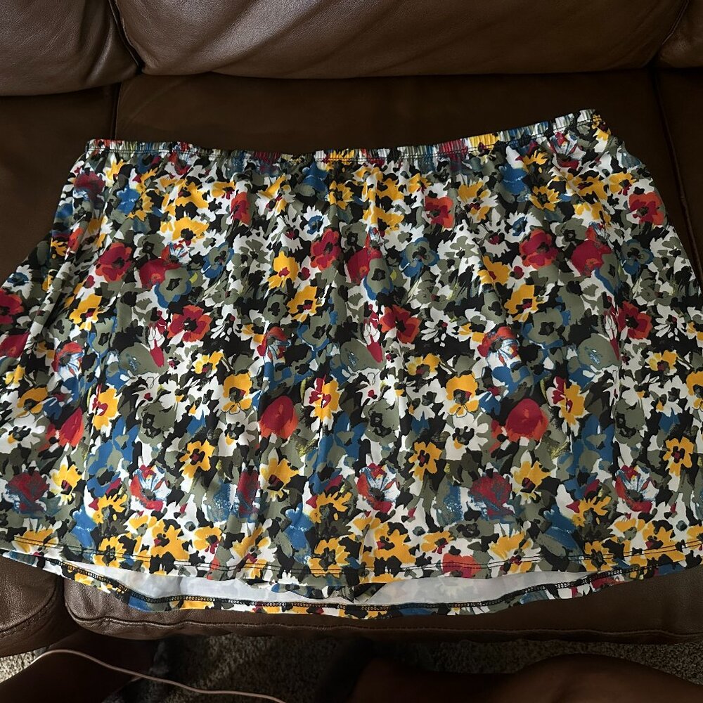 🌼 Cacique Swim Skirt – Plus Size 26 – Multicolor Floral Print 🌼